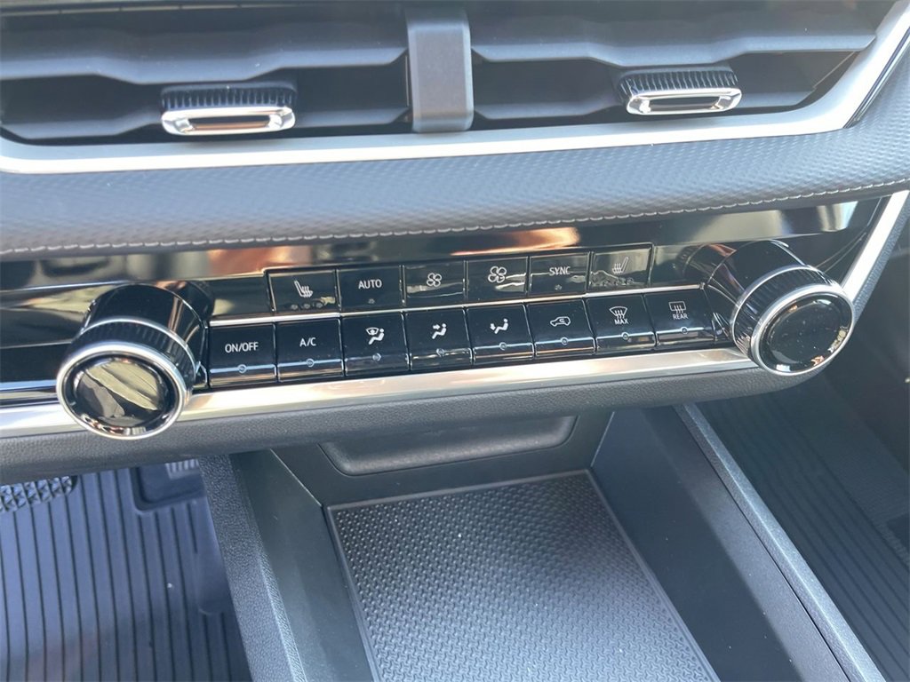 New 2026 Chevrolet Equinox LT w/ Convenience Package II image 19