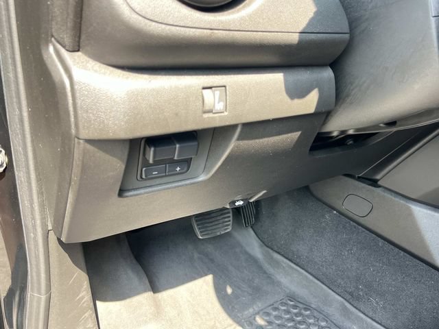 Used 2025 Chevrolet Colorado Trail Boss AWD/4WD image 28