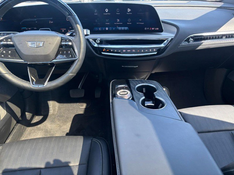 Used 2023 Cadillac Lyriq 2WD image 13