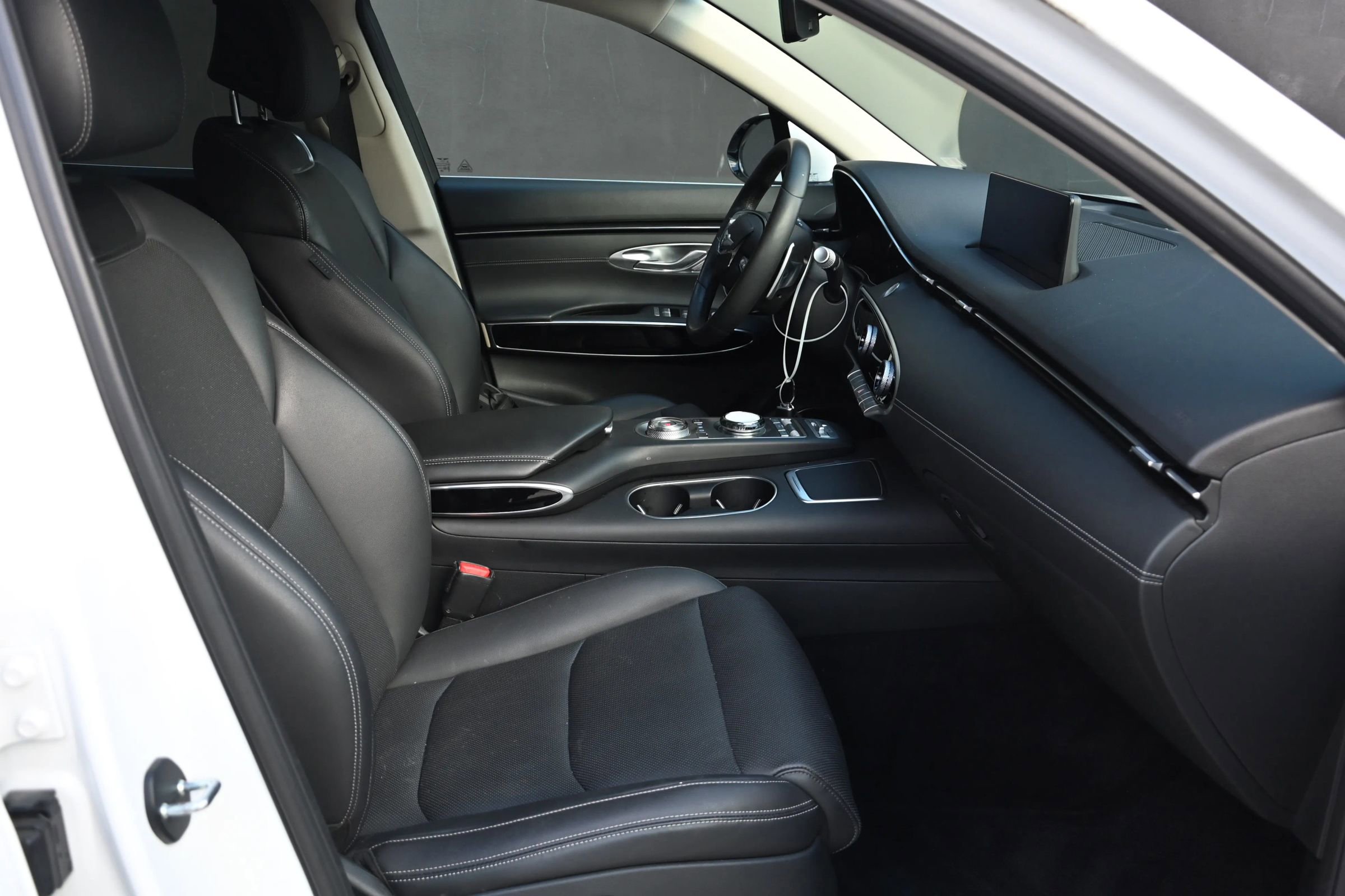 Used 2025 Genesis GV70 2.5T image 19