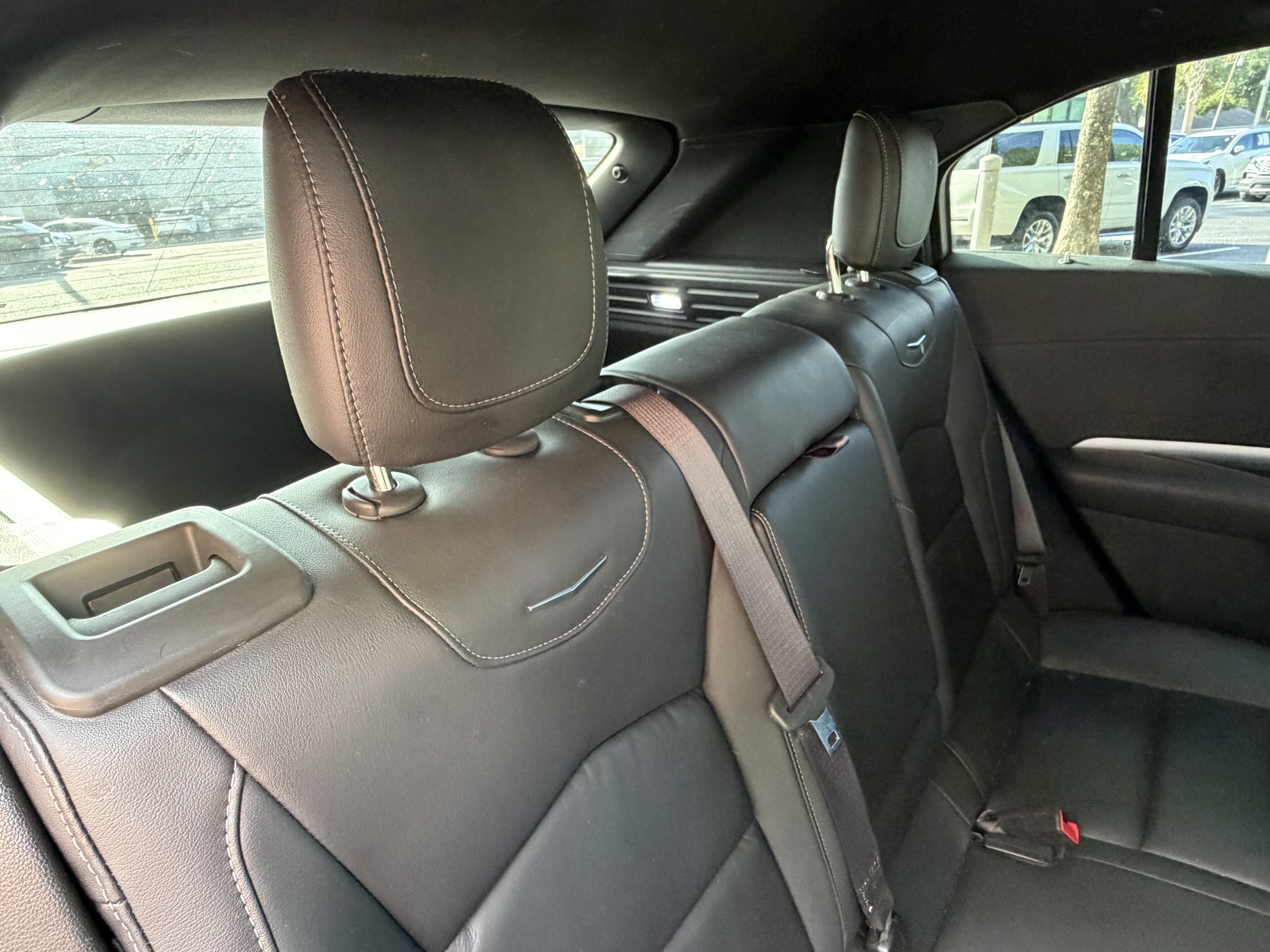 Used 2021 Cadillac XT4 Premium Luxury AWD/4WD image 40