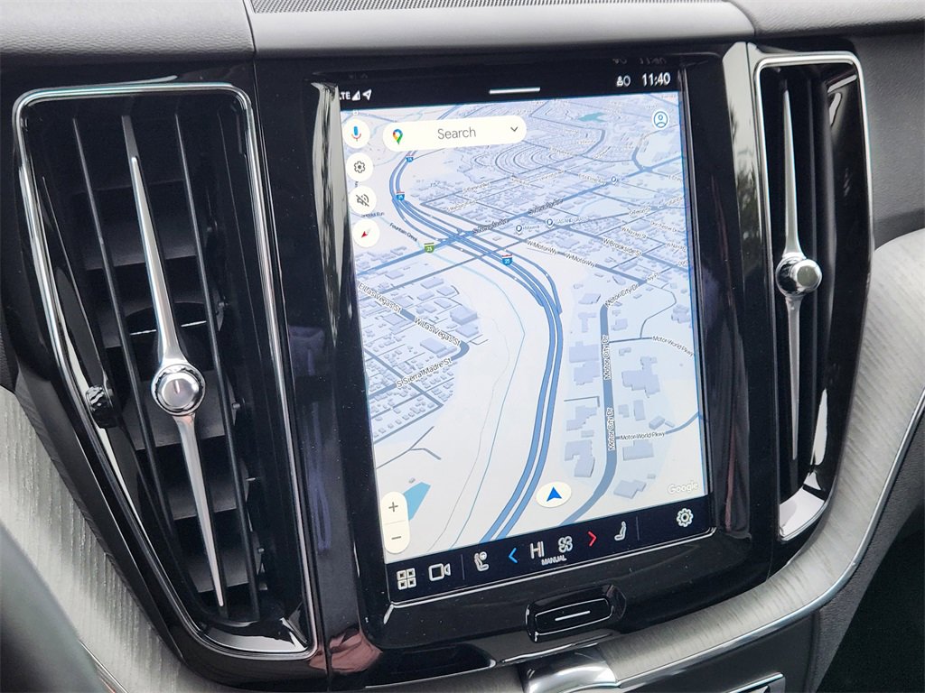 Used 2025 Volvo XC60 B5 Plus image 12