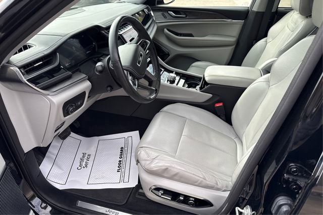 Used 2022 Jeep Grand Cherokee Overland w/ Adv Protech Group III image 9