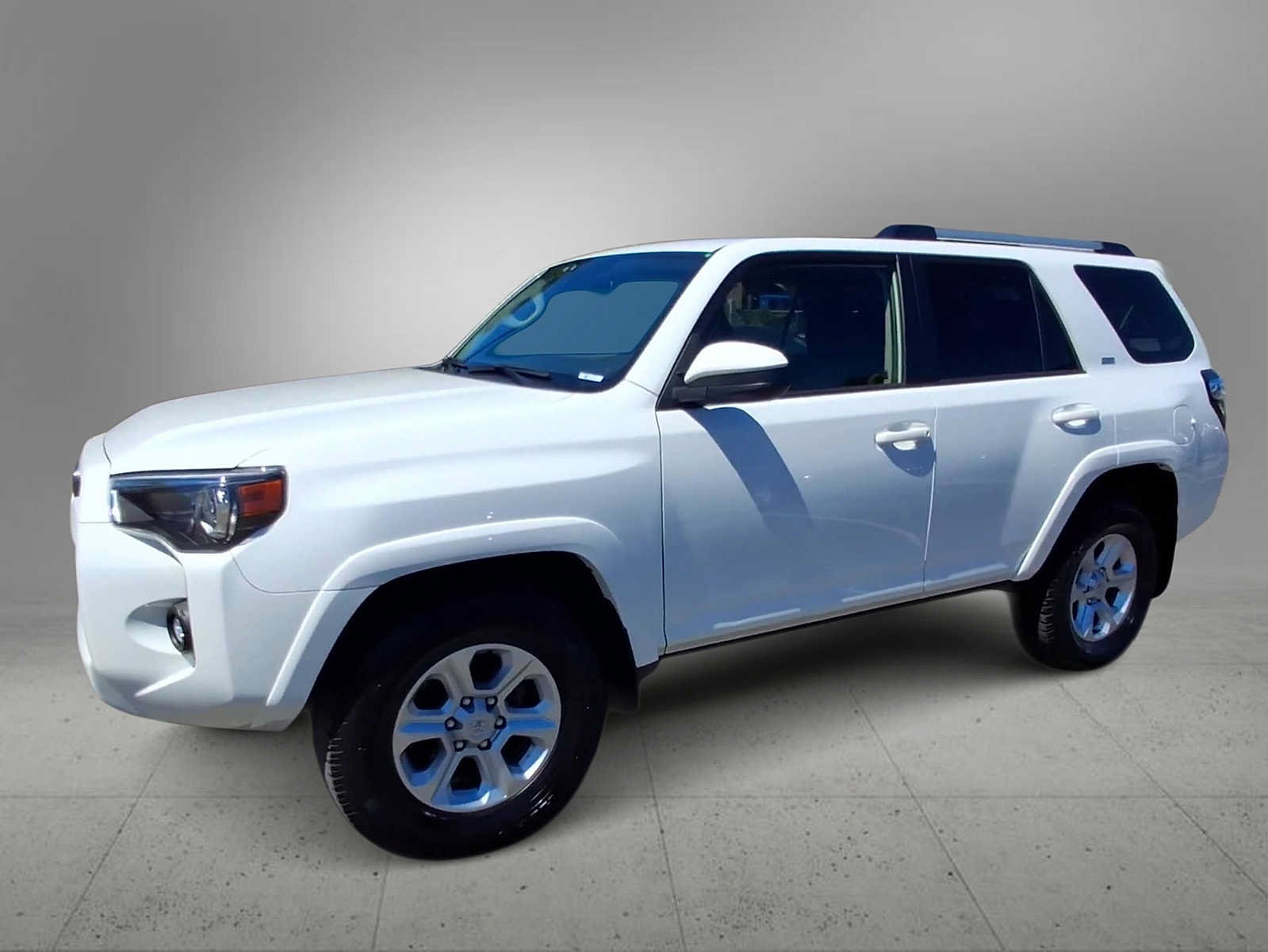 Used 2022 Toyota 4Runner SR5 RWD image 4