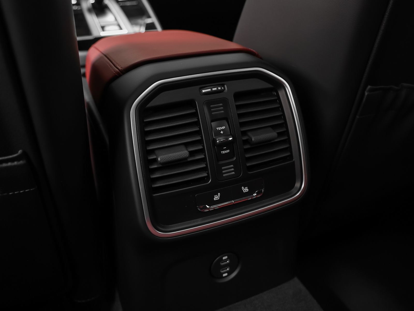 Certified 2026 Porsche Macan AWD/4WD image 45