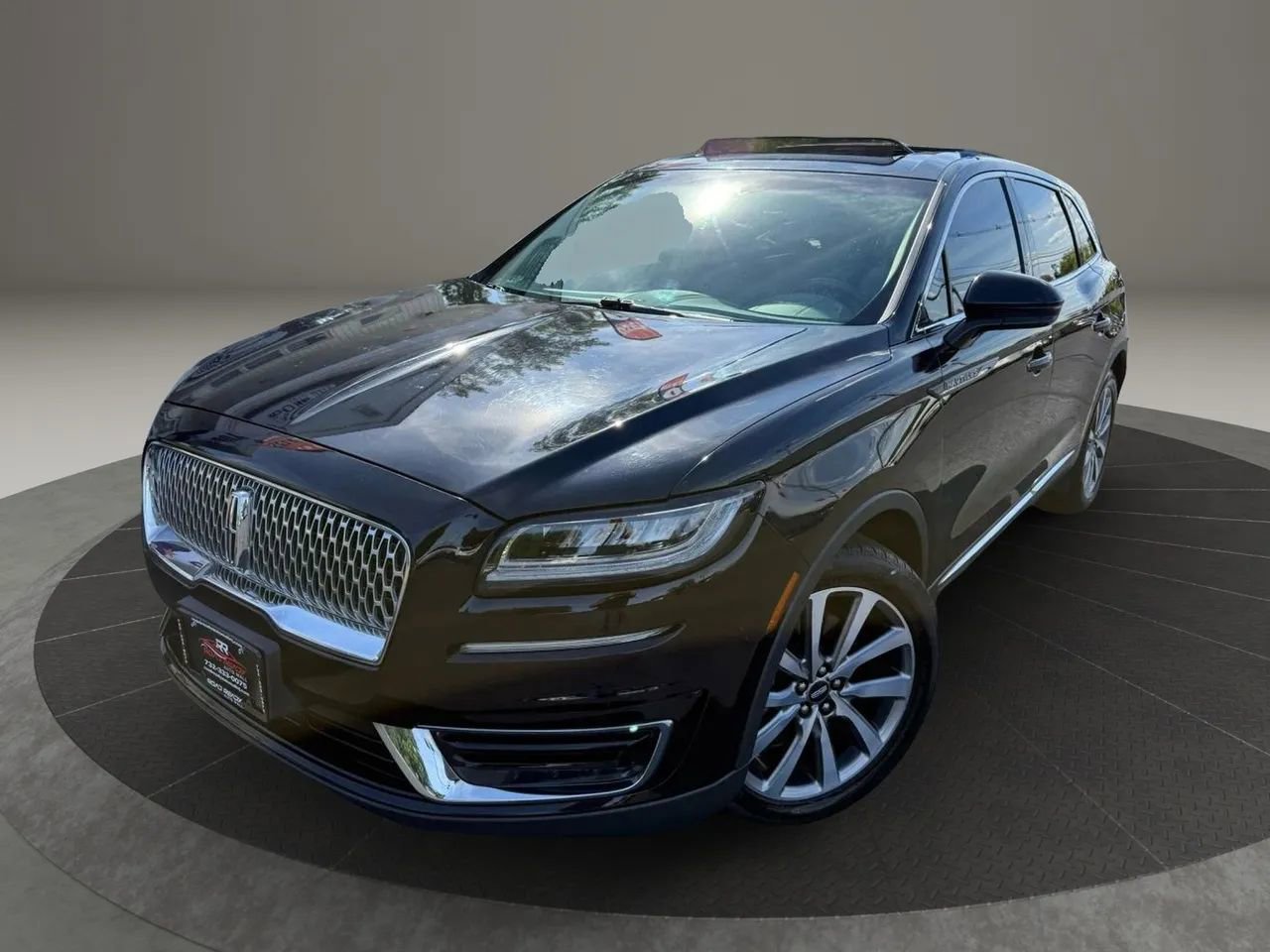 Used 2019 Lincoln Nautilus Select image 2