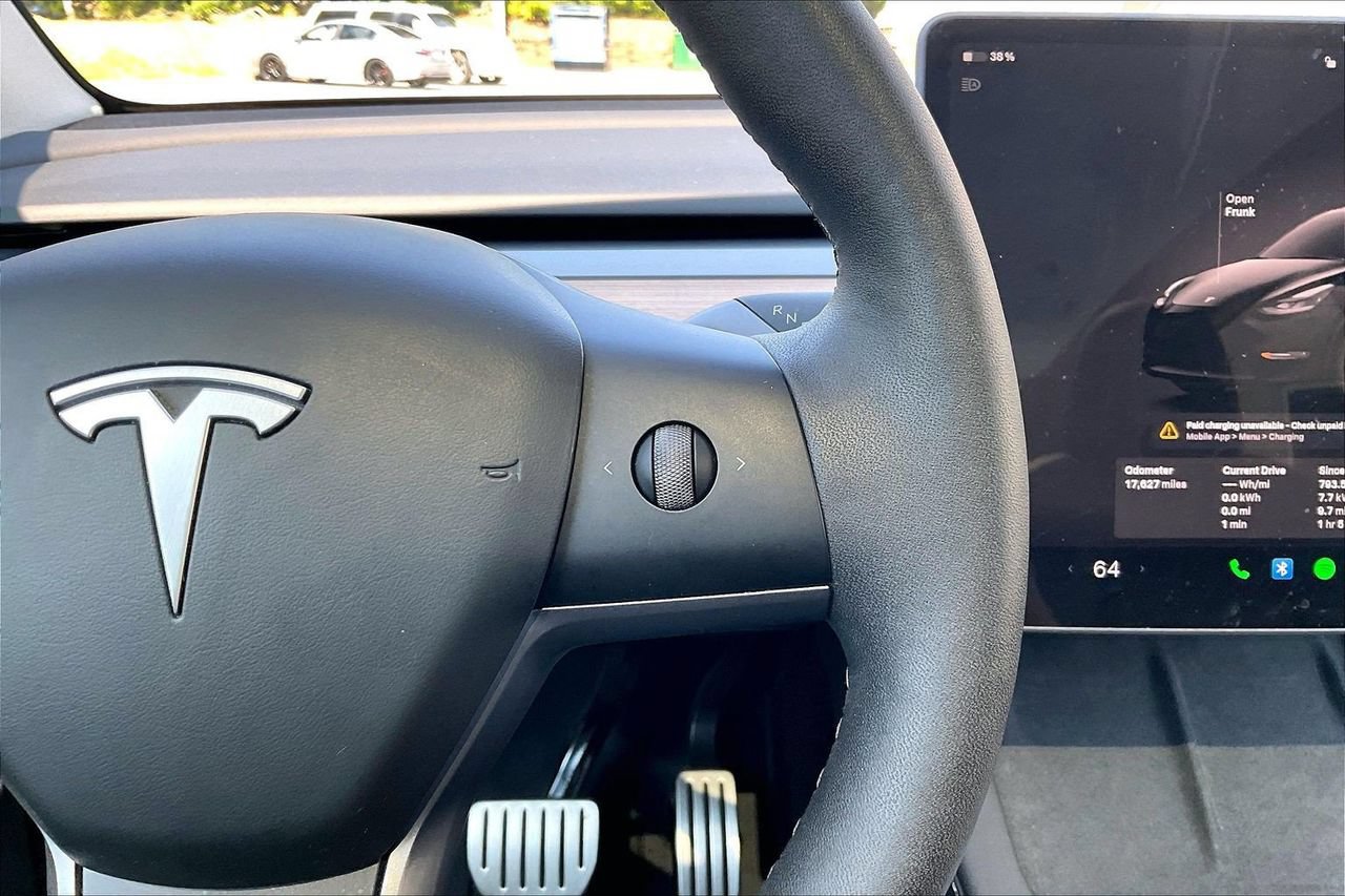 Used 2025 Tesla Model Y Performance AWD/4WD image 31