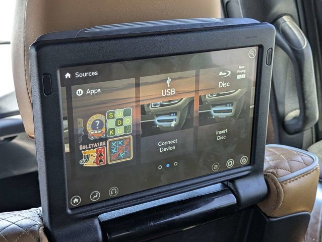 Used 2021 Chrysler Pacifica Pinnacle AWD/4WD image 16