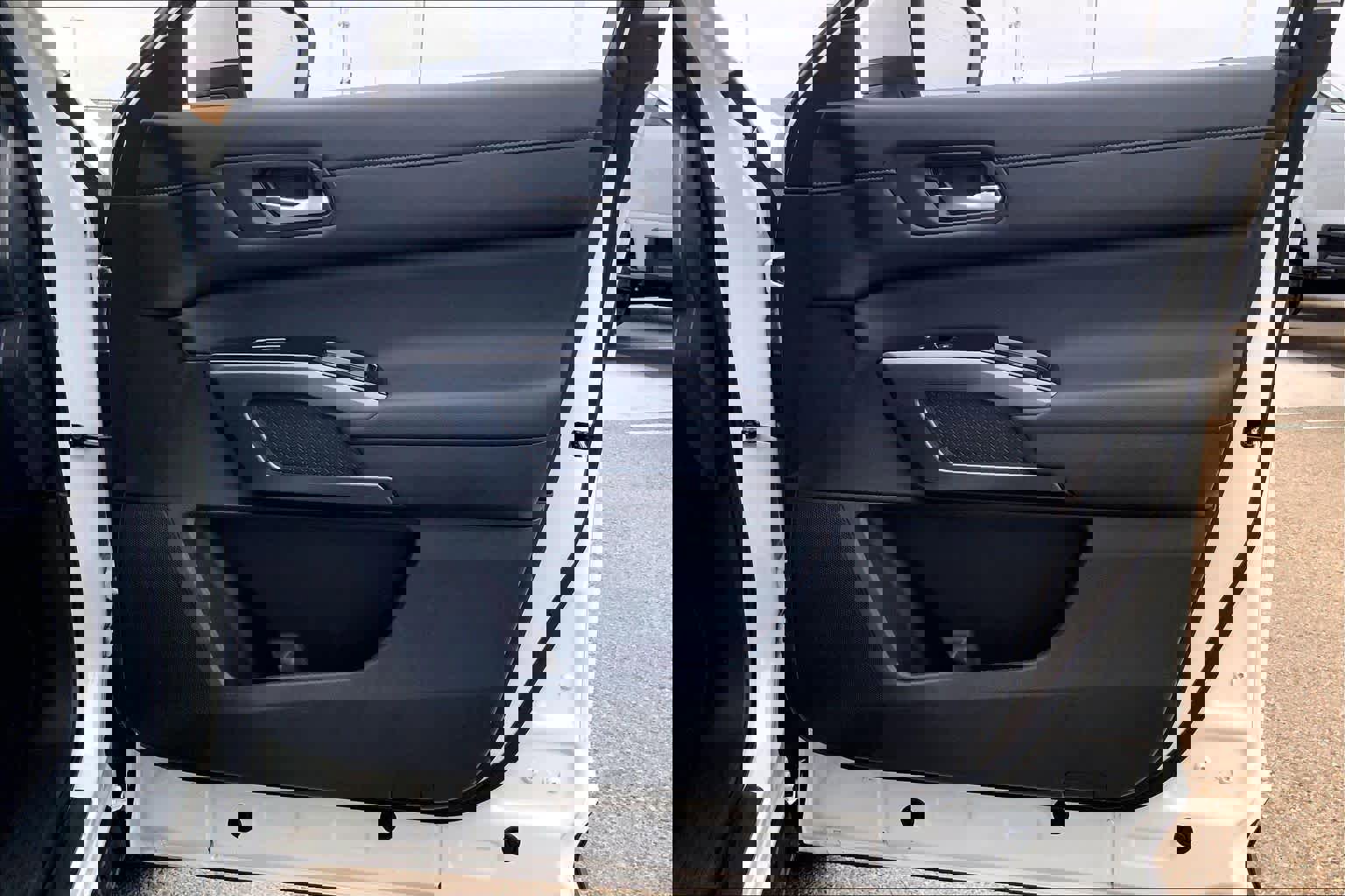 Used 2024 Nissan Pathfinder SL FWD image 23