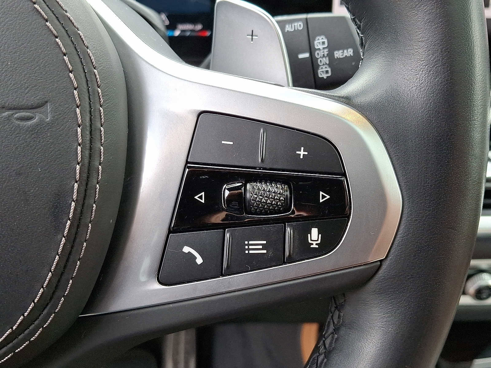 Used 2024 BMW X7 xDrive40i w/ M Sport Package image 25