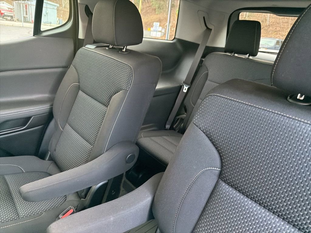 Certified 2023 GMC Acadia SLE w/ Driver Convenience Package image 13