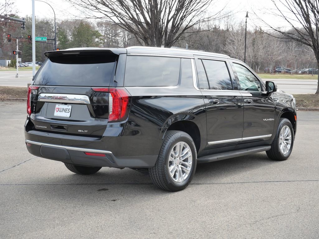 Used 2022 GMC Yukon XL SLT w/ SLT Premium Package image 13