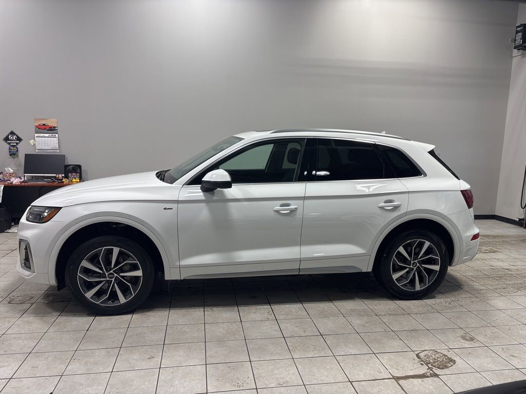 Used 2023 Audi Q5 2.0T Premium w/ Convenience Package AWD/4WD image 7