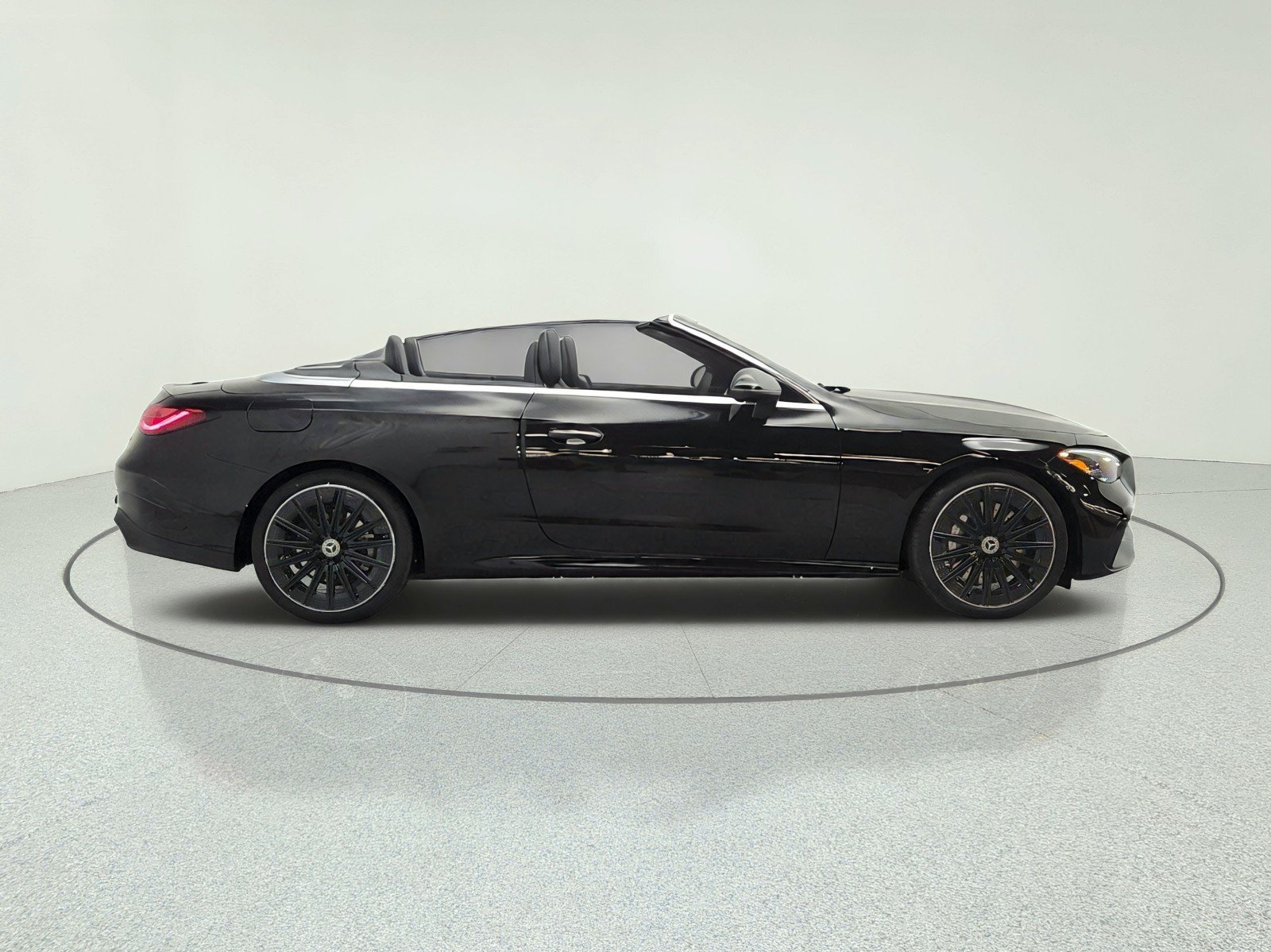New 2027 Mercedes-Benz CLE 450 4MATIC Cabriolet image 4