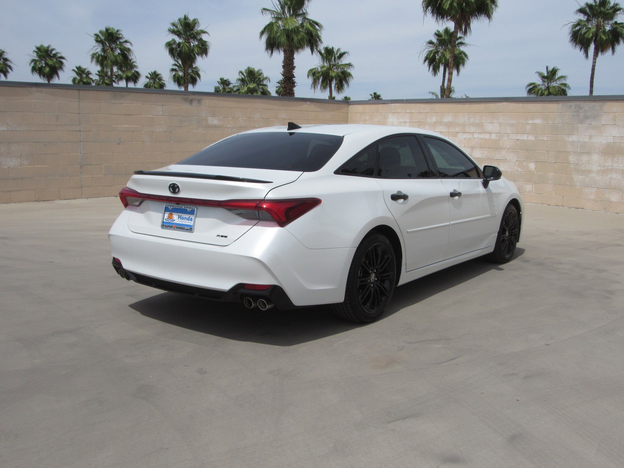 Used 2021 Toyota Avalon XSE w/ Carpet Mat Package (TMS) FWD image 5