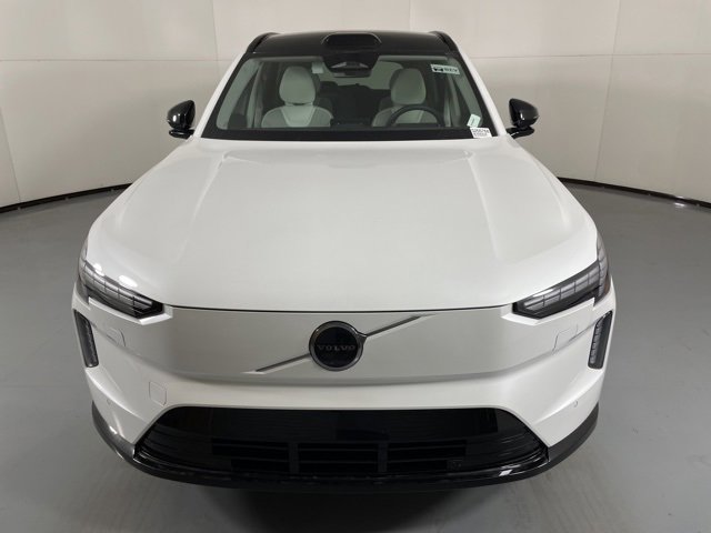 New 2025 Volvo EX90 Ultra image 3