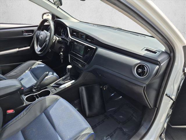 Used 2017 Toyota Corolla SE w/ Carpet Mat Package (TMS) FWD image 19