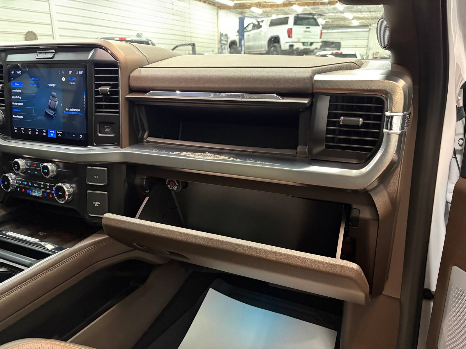 Used 2026 Ford F350 King Ranch w/ Chrome Package AWD/4WD image 31