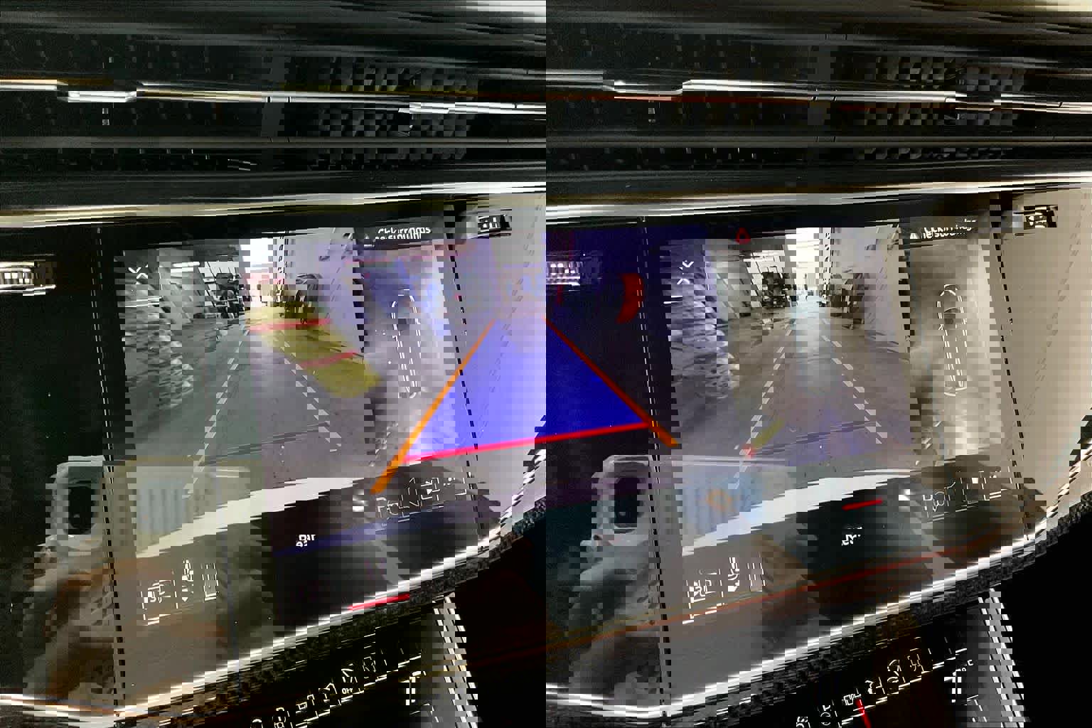 Used 2023 Audi SQ8 Prestige w/ Prestige Package image 22