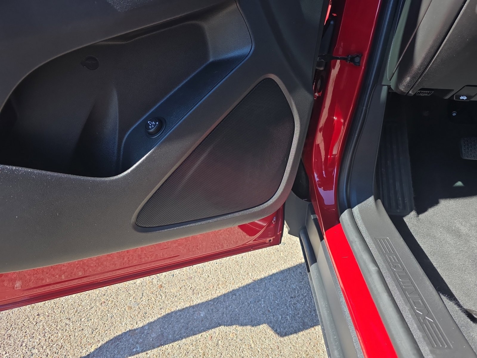 Used 2023 Chevrolet Equinox LT image 27