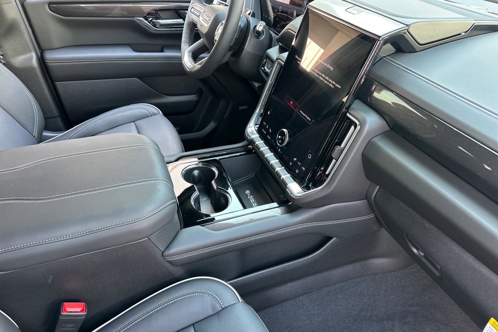 New 2025 GMC Yukon XL Elevation image 16