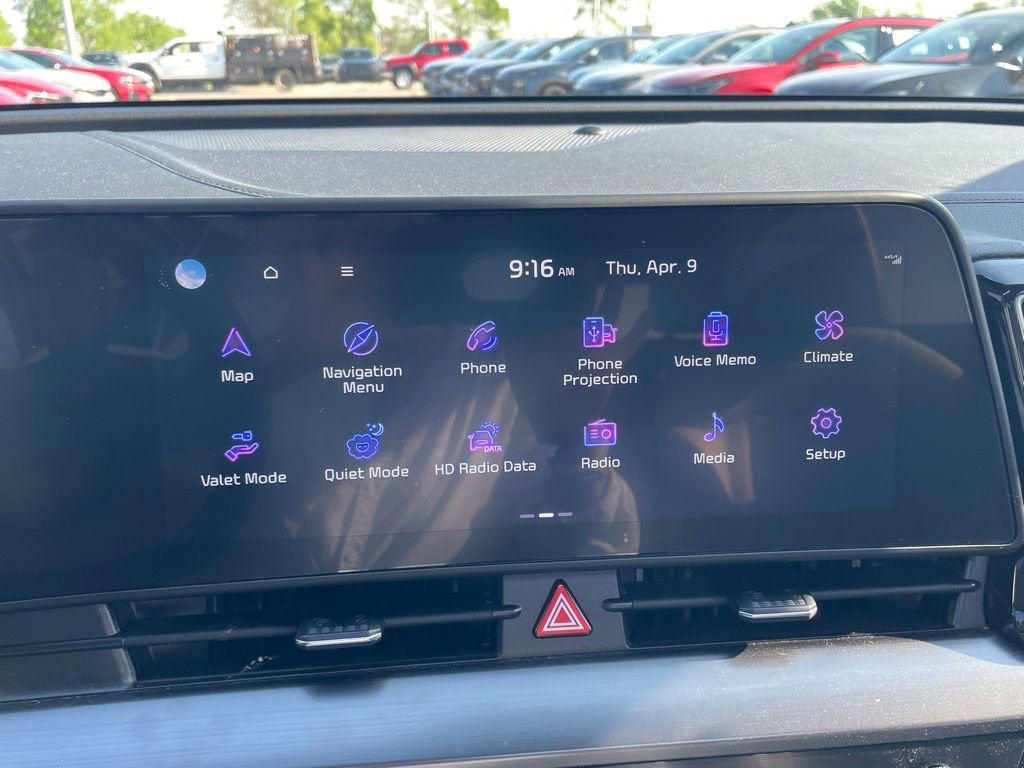 Used 2025 Kia Sportage EX w/ Premium Package image 16