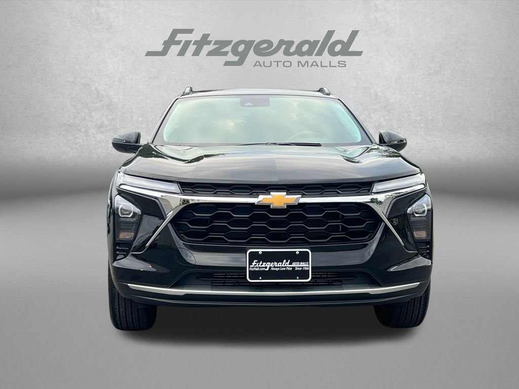 Used 2025 Chevrolet Trax LT FWD image 6