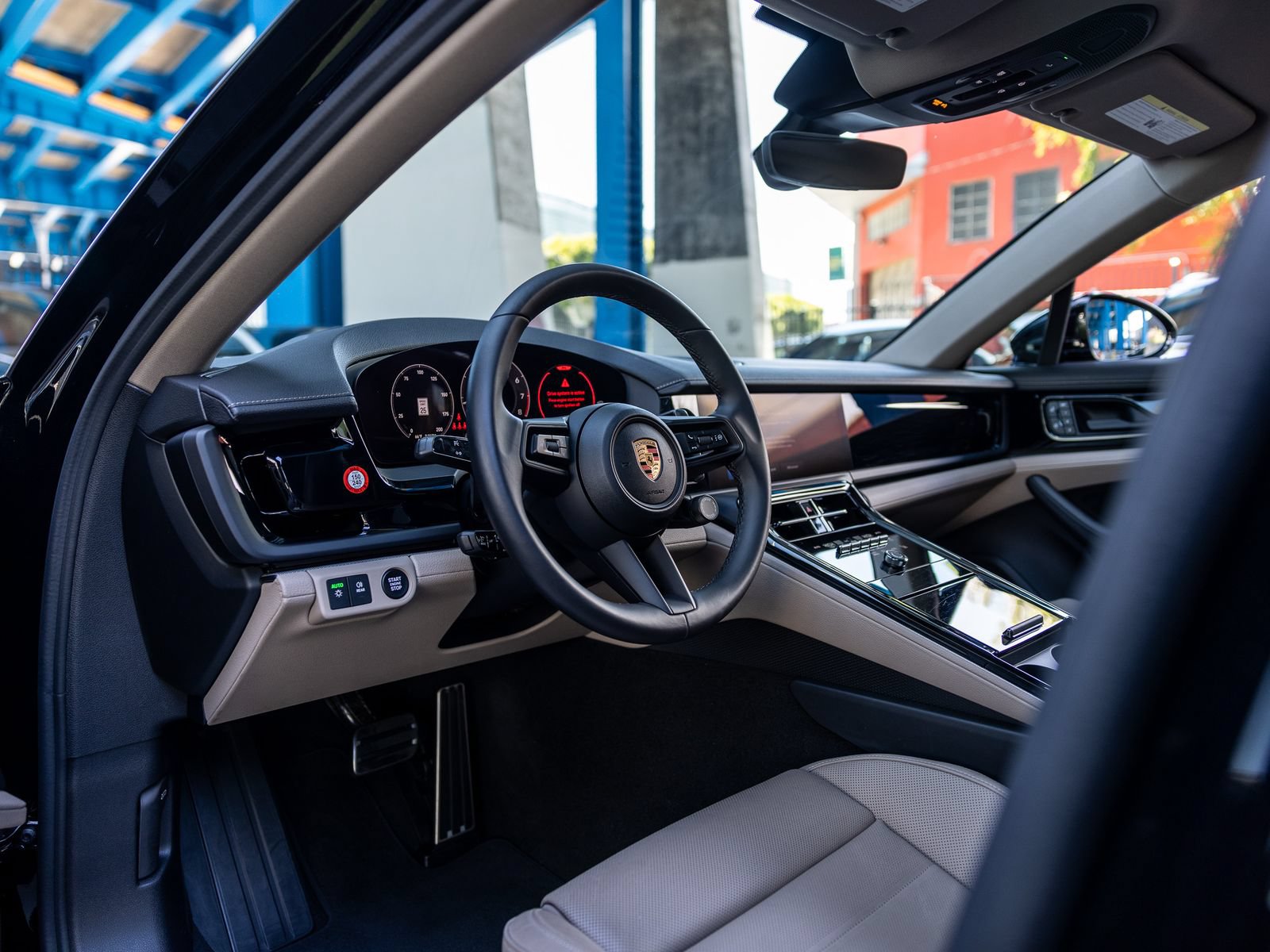Certified 2025 Porsche Panamera image 4