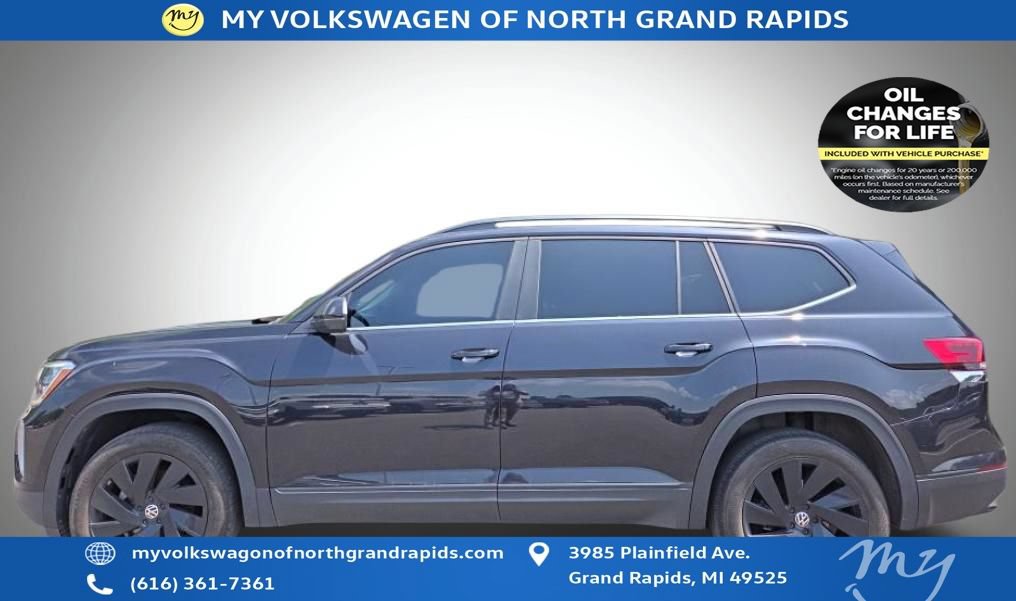 Used 2024 Volkswagen Atlas SE w/ Panoramic Sunroof Package AWD/4WD image 3