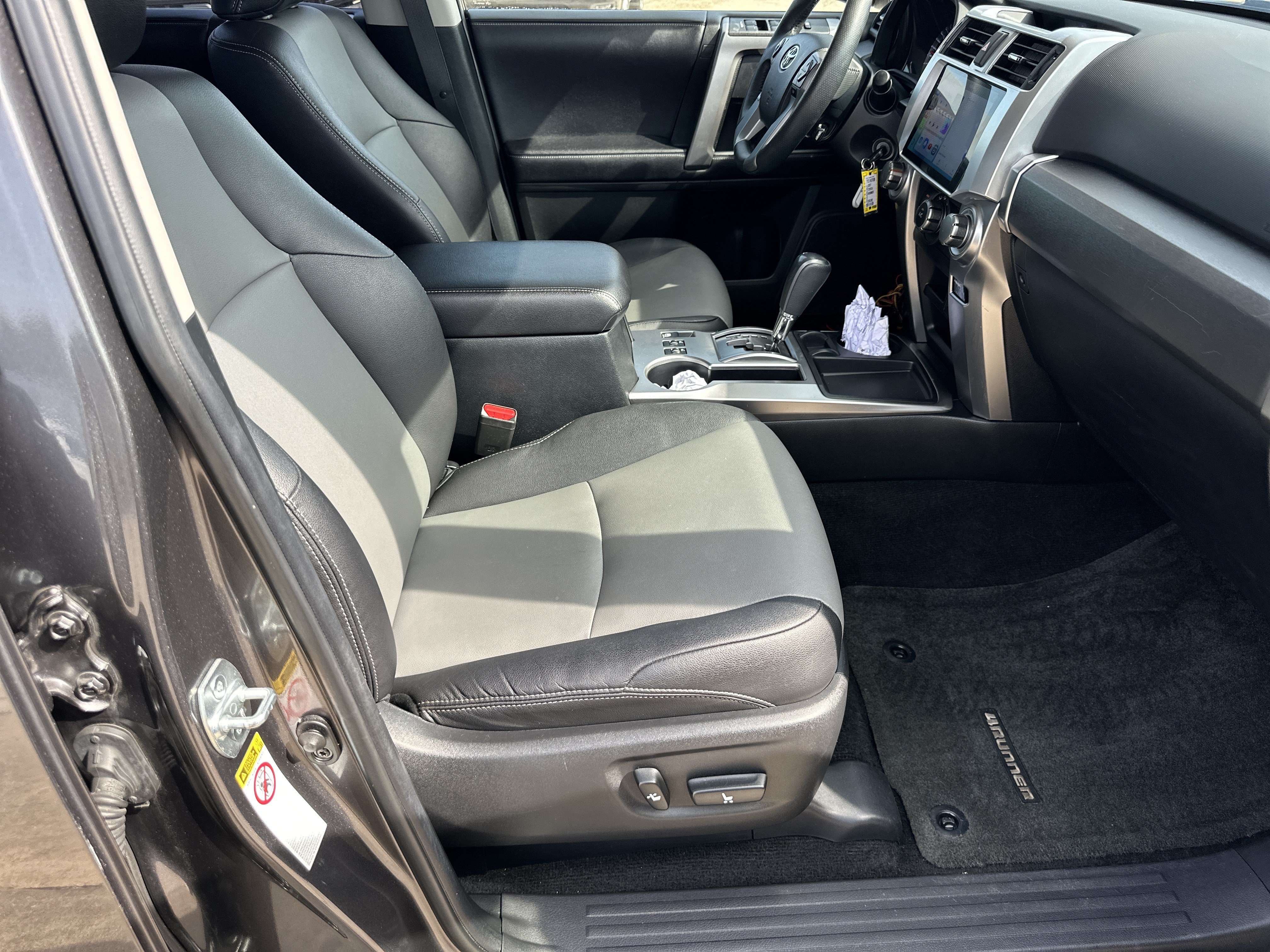 Used 2017 Toyota 4Runner SR5 Premium RWD image 14