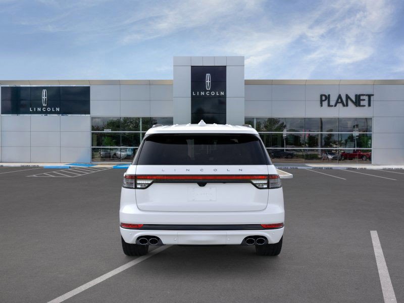 New 2026 Lincoln Aviator 2WD w/ Jet Appearance Package image 5