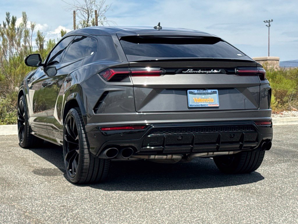 Used 2021 Lamborghini Urus AWD/4WD image 11