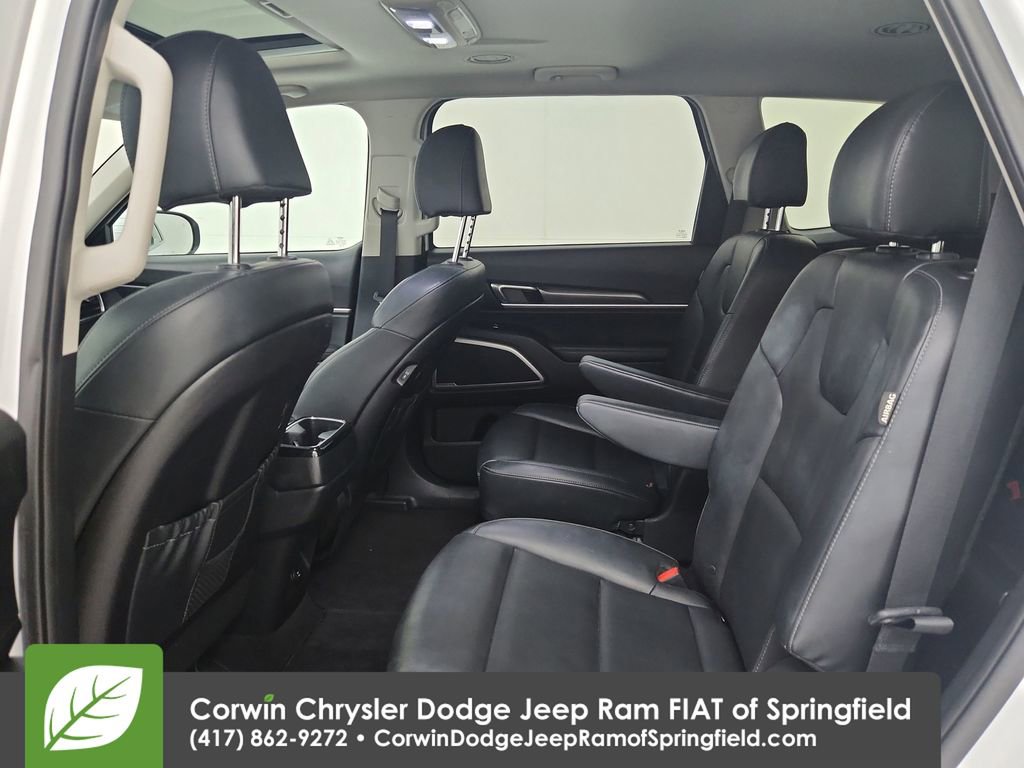 Used 2025 Kia Telluride S FWD image 32
