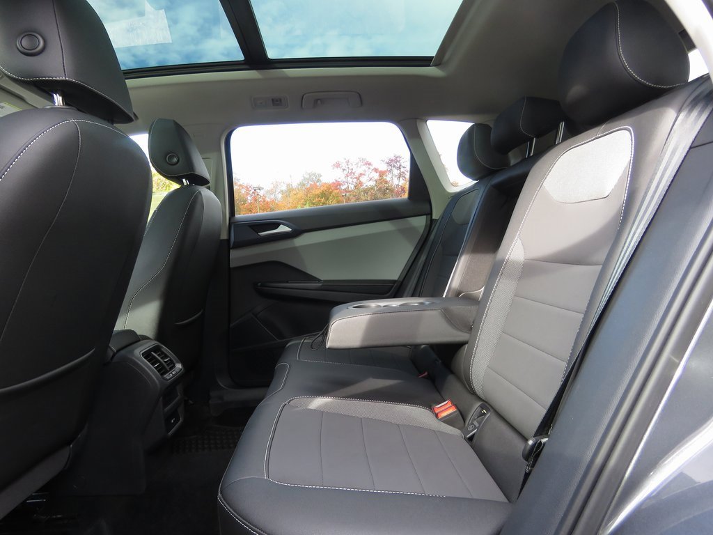 Used 2024 Volkswagen Taos SE w/ Panoramic Sunroof Package image 20