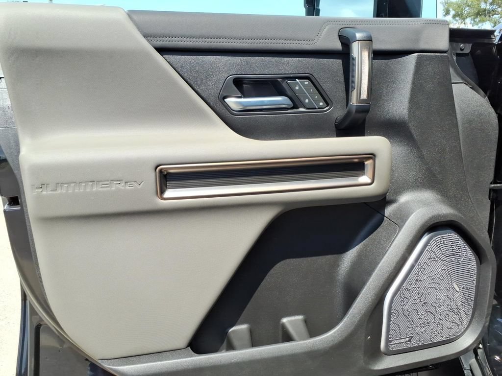 Used 2025 GMC Hummer EV 3X w/ LPO, Sport Package AWD/4WD image 22