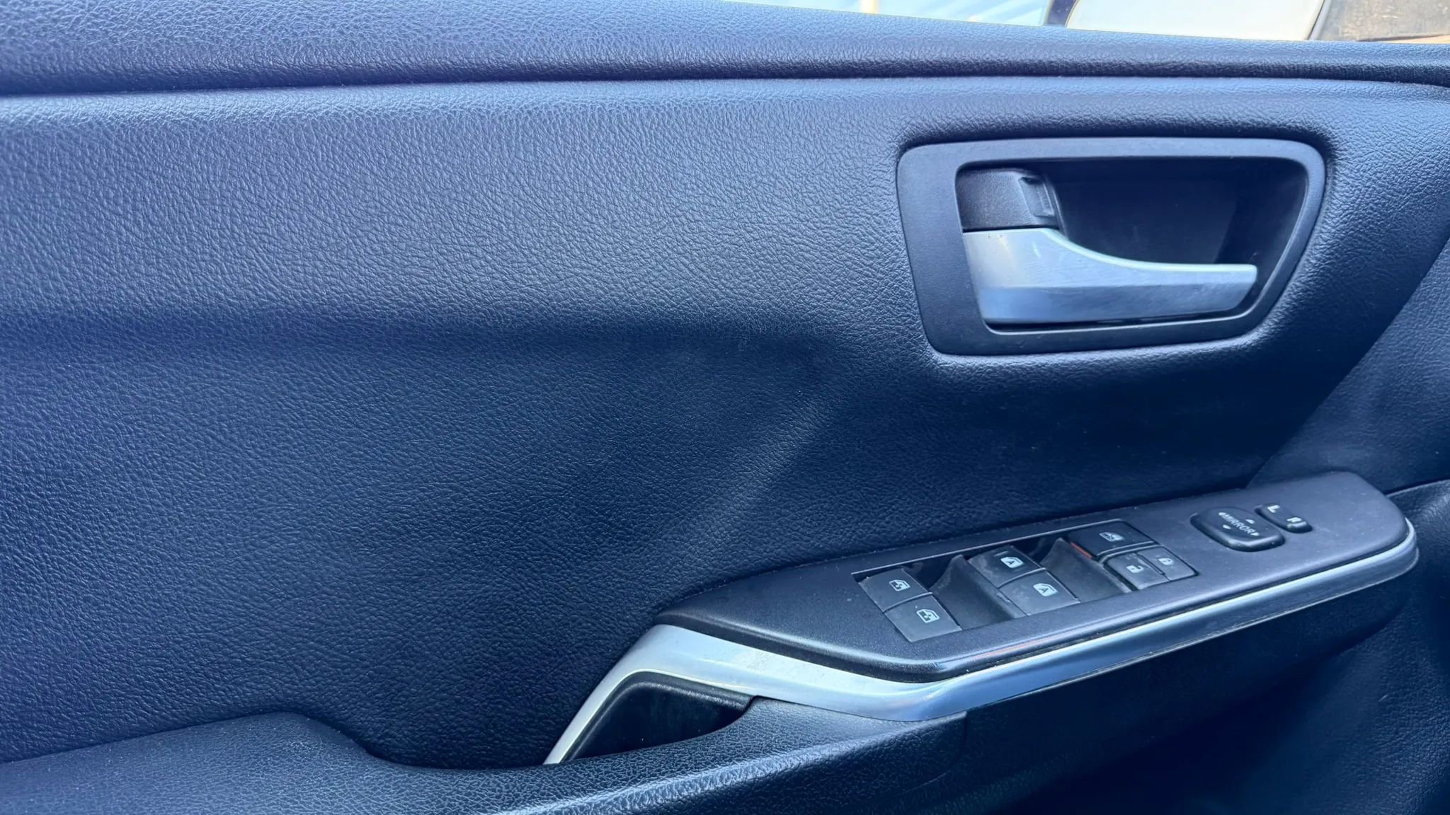 Used 2016 Toyota Camry LE FWD image 26