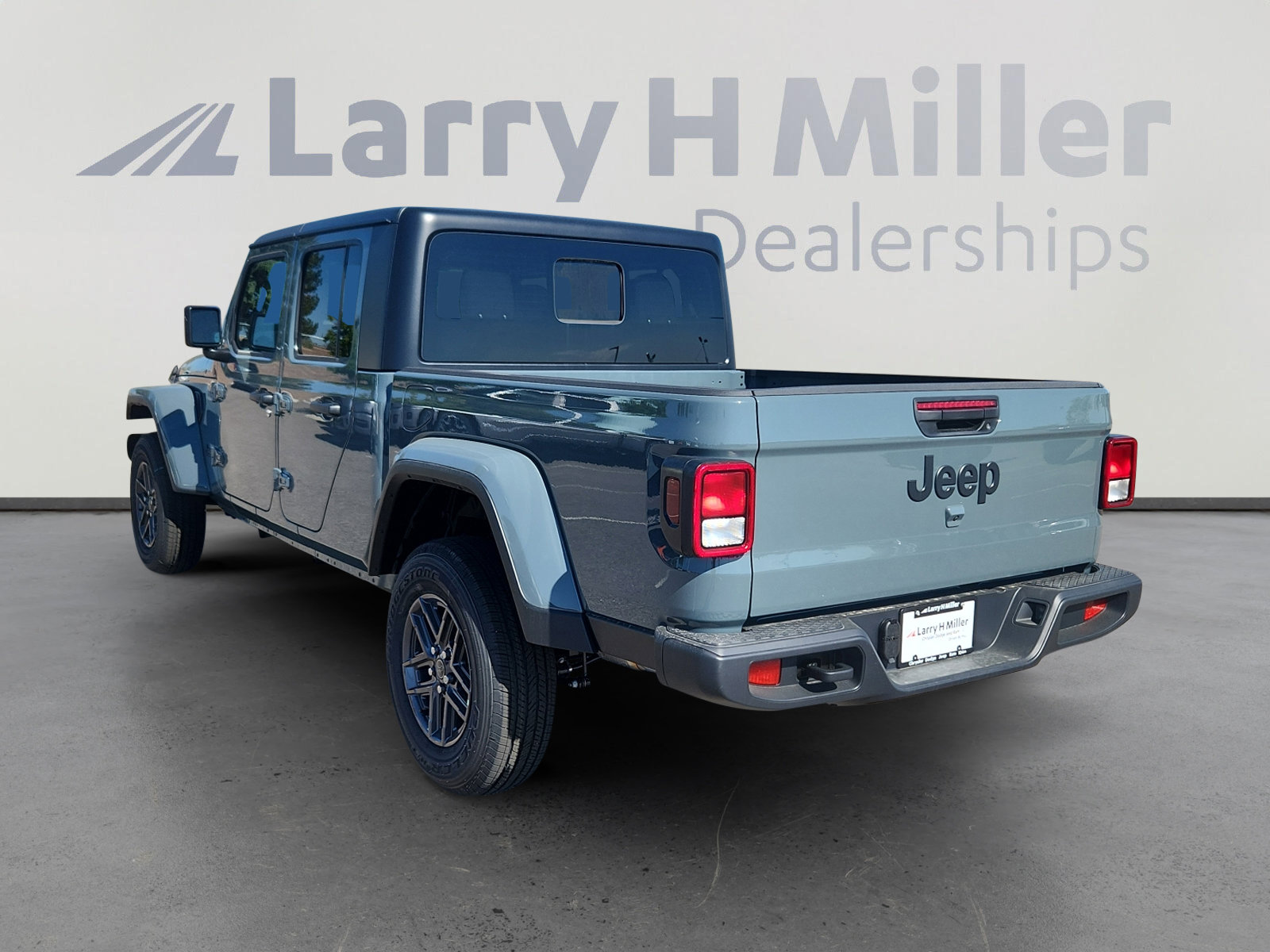 New 2025 Jeep Gladiator Sport image 4