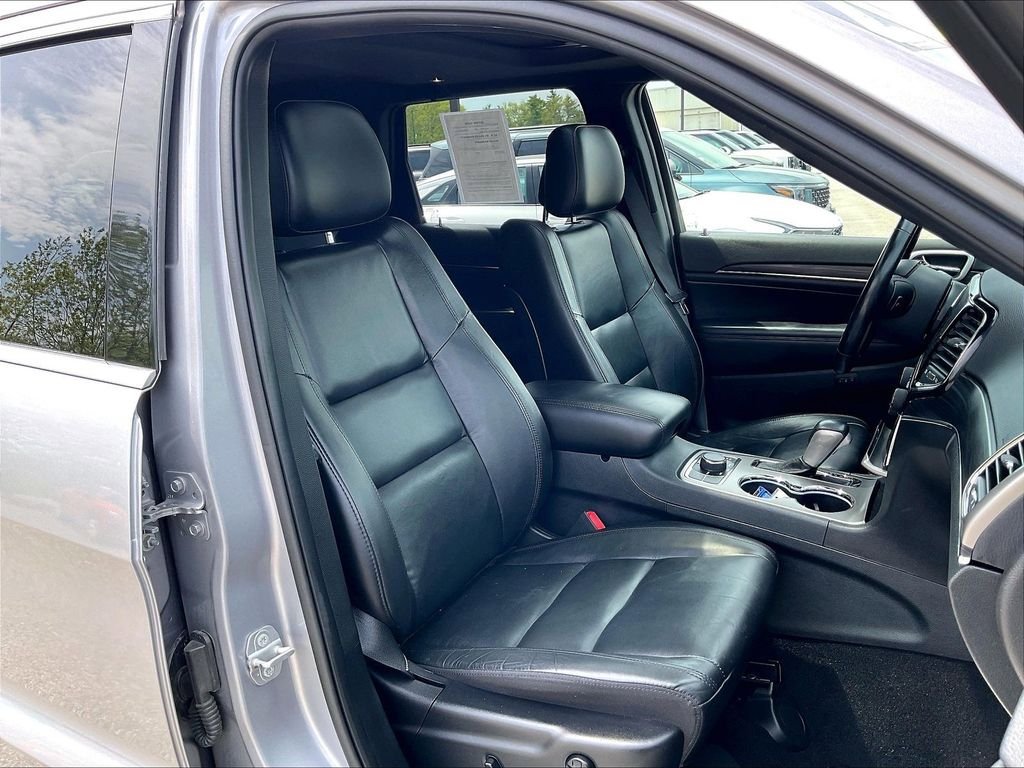 Used 2020 Jeep Grand Cherokee Limited AWD/4WD image 10