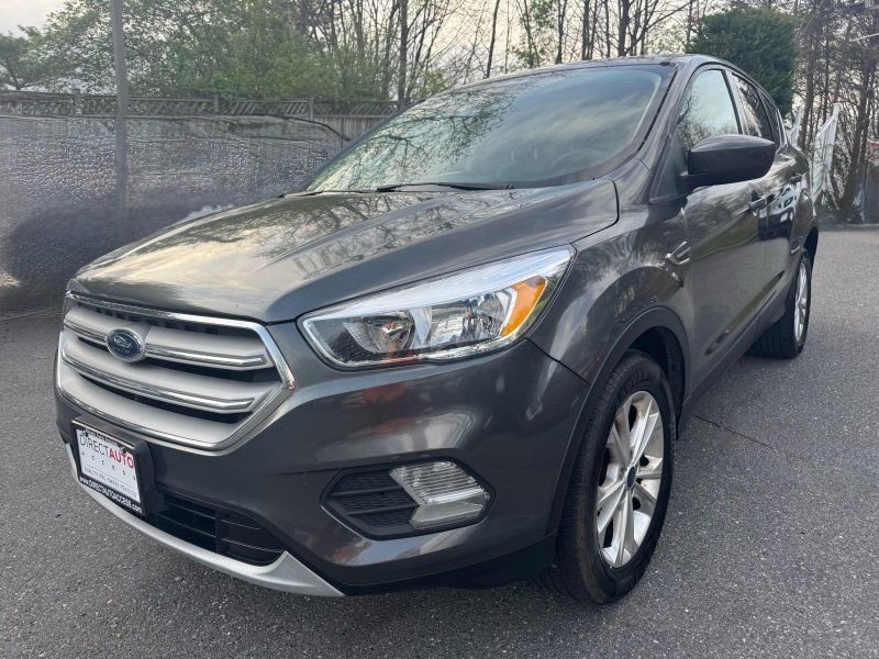 Used 2017 Ford Escape SE FWD image 3
