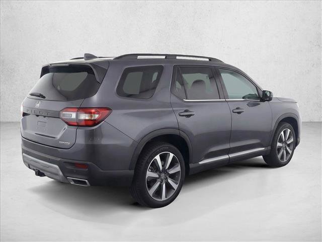 Used 2023 Honda Pilot Touring image 7