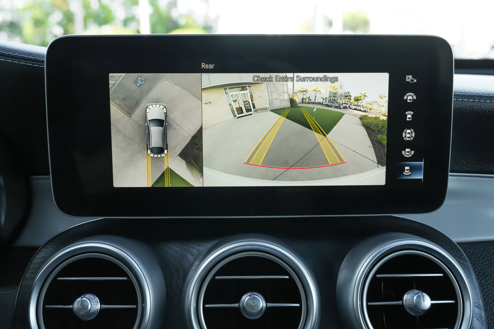 Used 2023 Mercedes-Benz GLC 300 4MATIC Coupe image 13