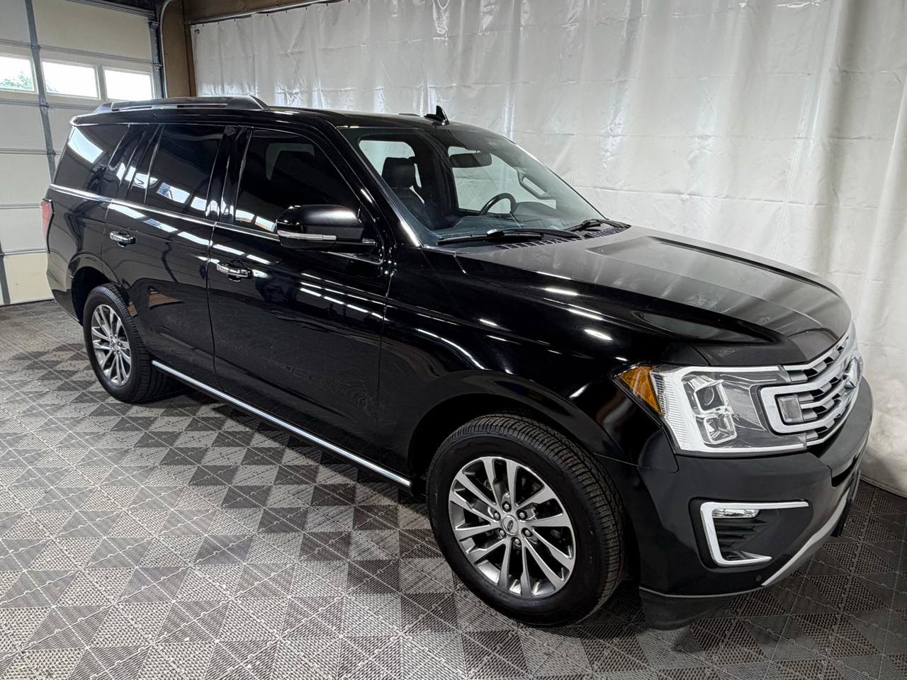 Used 2018 Ford Expedition Limited AWD/4WD image 9