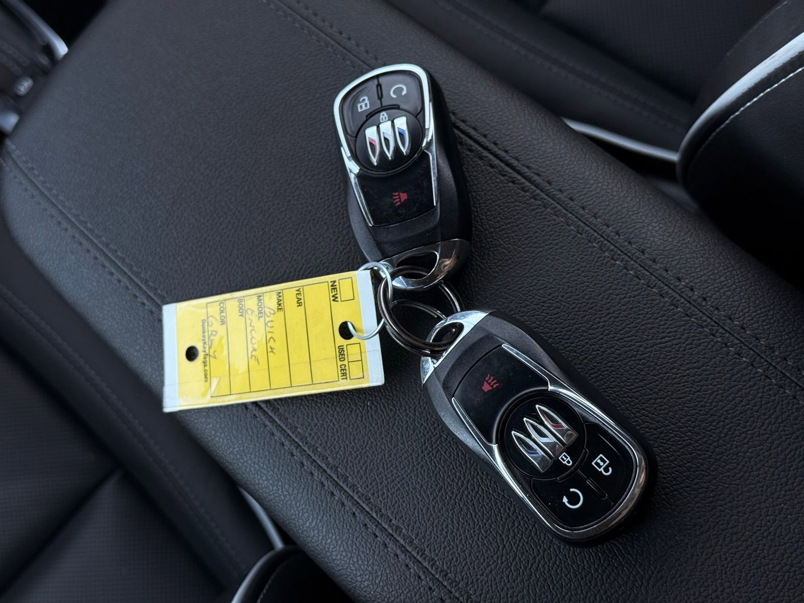 Used 2024 Buick Encore GX Avenir image 41