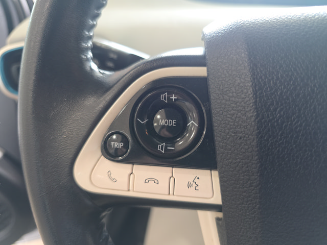 Used 2017 Toyota Prius Prime Plus FWD image 15