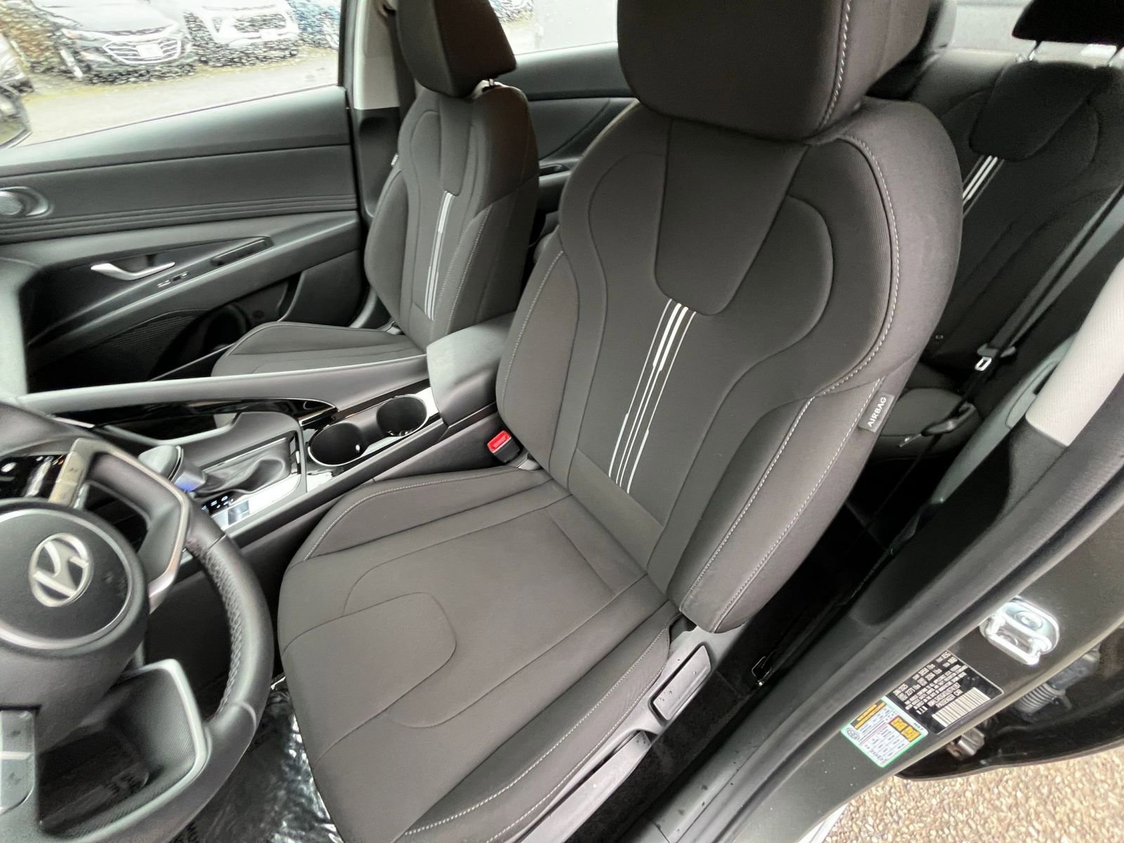 Used 2025 Hyundai Elantra SEL FWD image 39