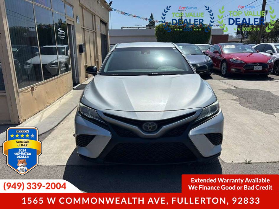 Used 2020 Toyota Camry SE w/ Carpet Mat Package FWD image 7