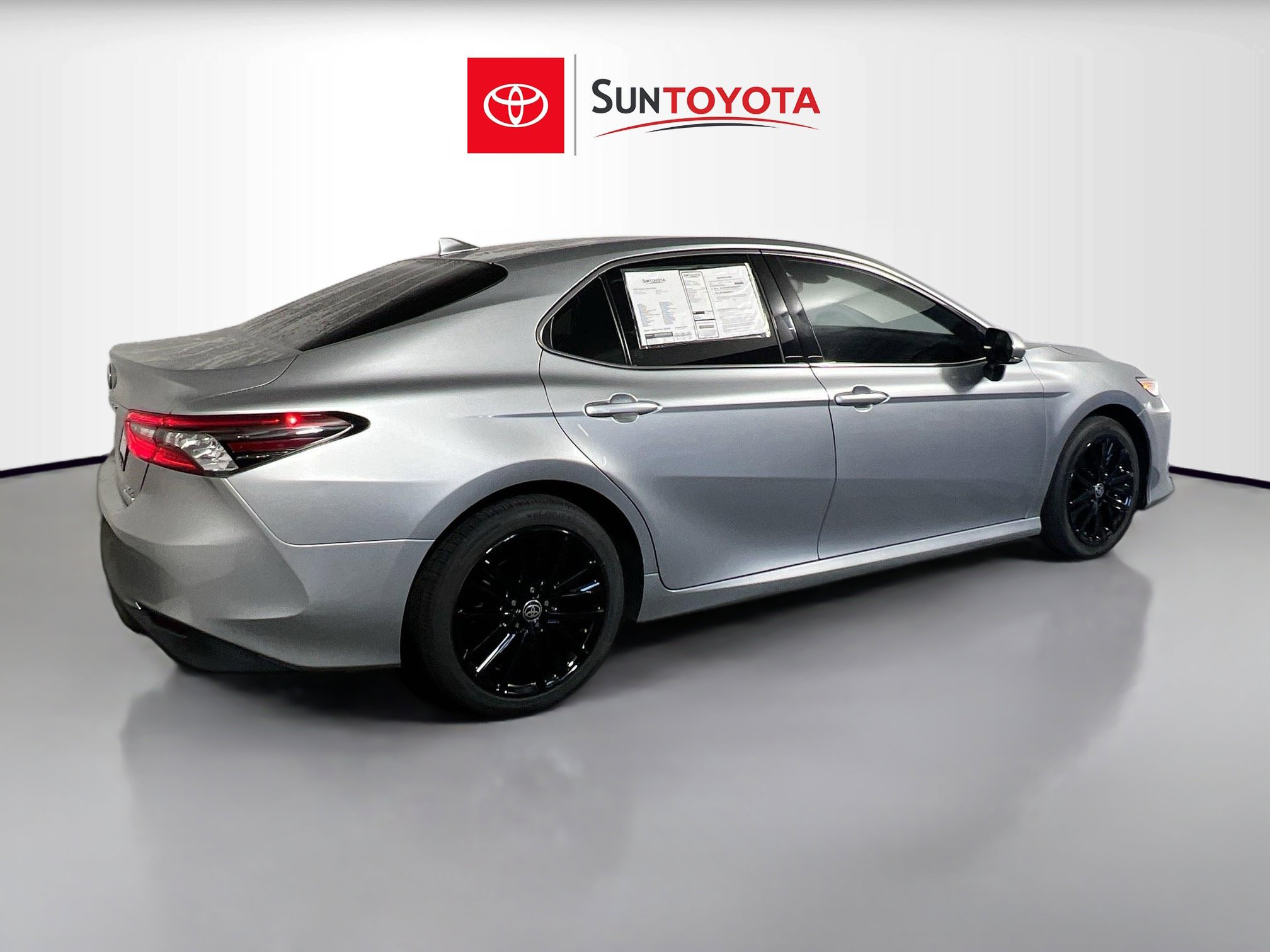 Used 2022 Toyota Camry XLE FWD image 4