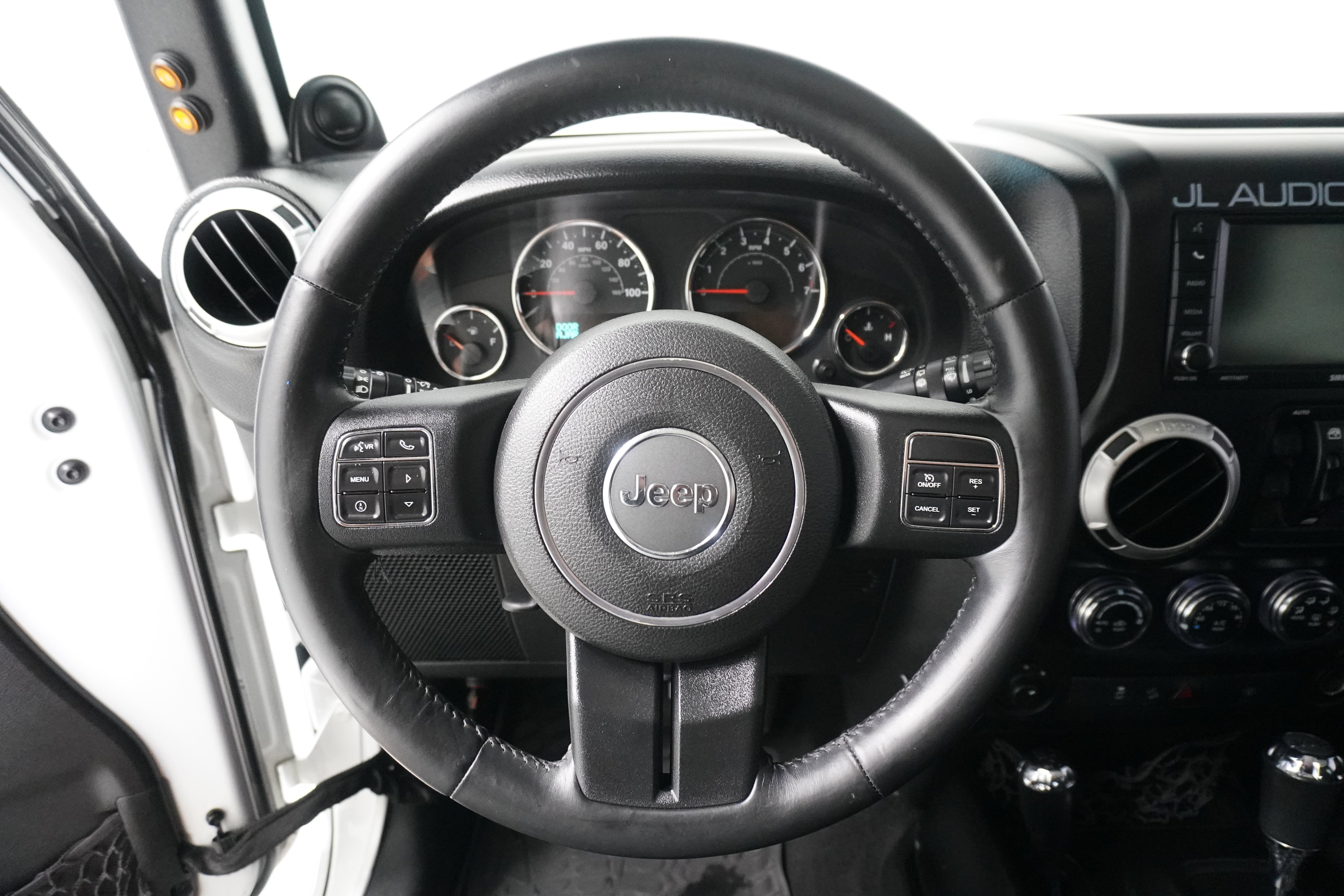 Used 2014 Jeep Wrangler Unlimited Sahara w/ Max Tow Package image 15