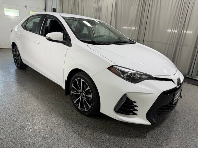 Used 2017 Toyota Corolla SE w/ Carpet Mat Package (TMS) FWD image 3