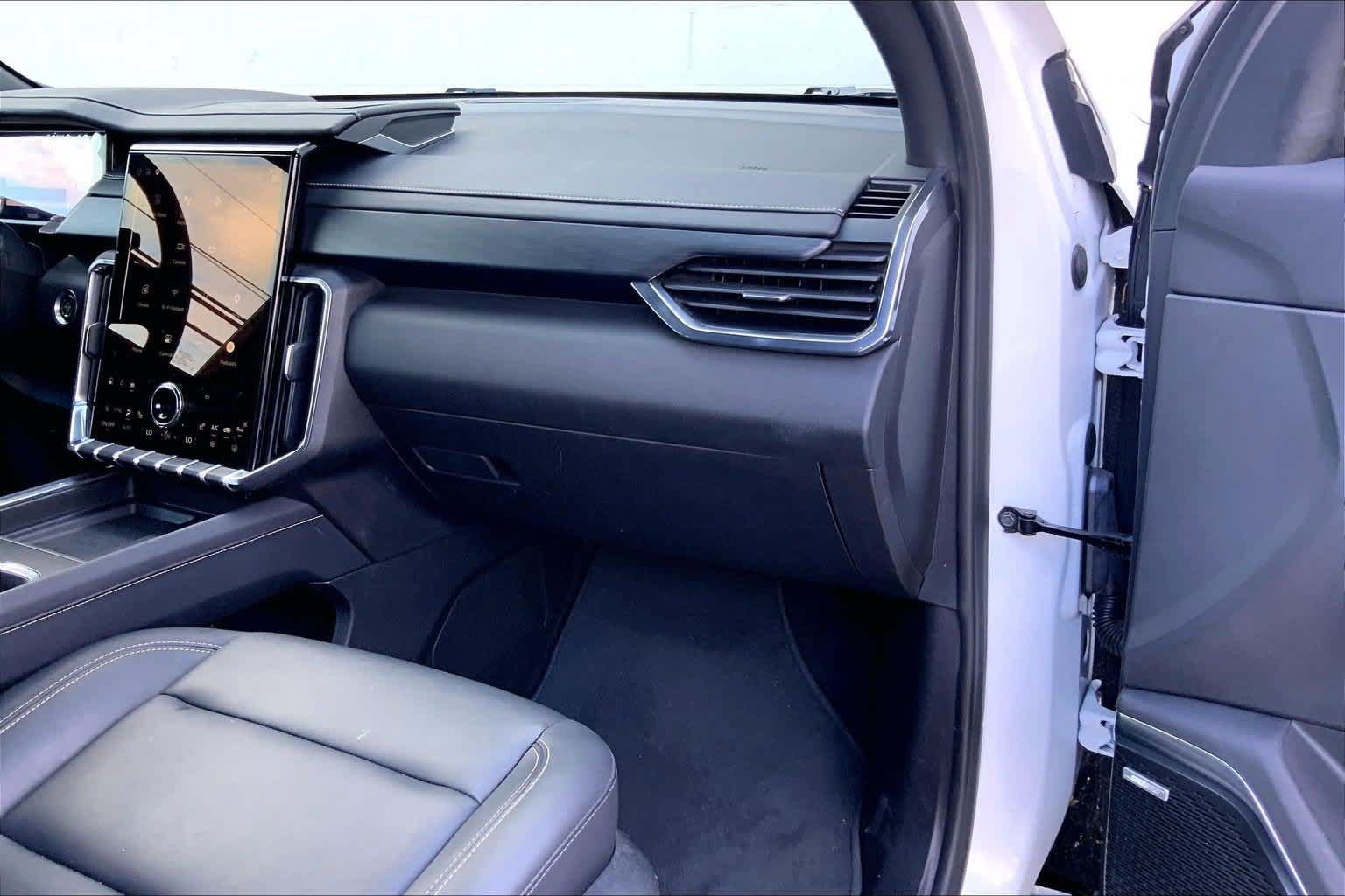 Used 2024 GMC Acadia Elevation w/ Luxury Package FWD image 23